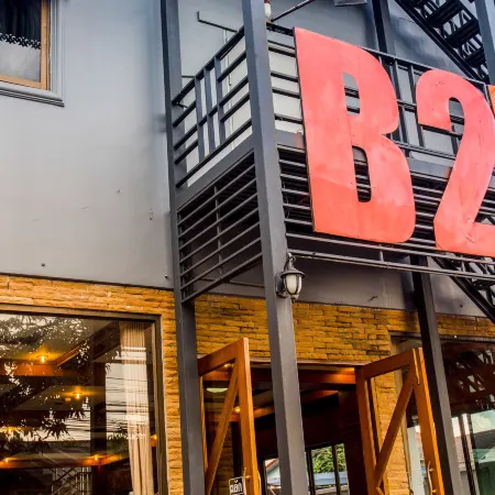 B2 Chiang Rai Night Bazaar Boutique & Budget Hotel Отели рядом с достопримечательностью «Ночной рынок Сентр Пойнт»