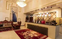 Madotian River Hotel - parking