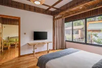 Anji Xixi Chinese Inn · Warm Spring Chalet Vacation Apartment - สัตว์เลี้ยง