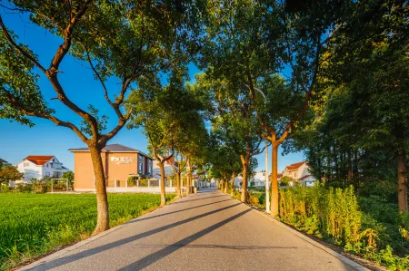 tufangzi guesthouse Отели рядом с достопримечательностью «Shanghai Wild Animal Park»