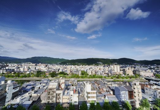 5. 더 게이트 호텔..