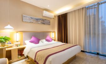 Coastal City Hotel (Wuhan Jinyinhu Light Industry Hotel)