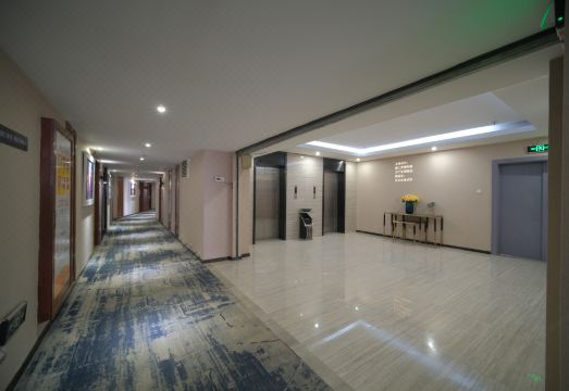 Yeste Hotel (Nanning Zoo-Guangxi University metro station) Hotel Overview