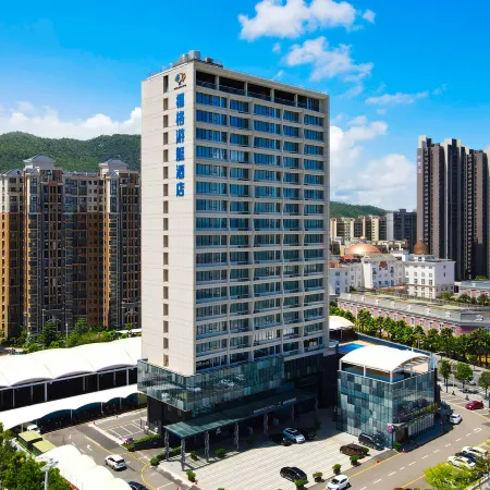 Foger Yacht Hotel Отели рядом с достопримечательностью «Жухайский конный корт»