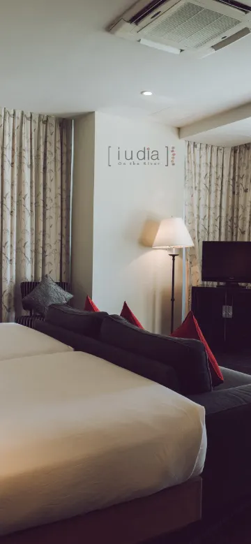 ห้องพักเตียงคิงไซส์วิวแม่น้ำ