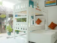 RRJ’S BEACH RESORT Hotels near Oslob Cemetery