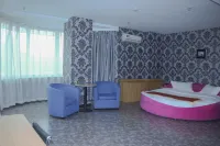 Huifeng Business Hotel (Lingyuan East Street) Hotels near Lingyuan Passenger Transport Terminal
