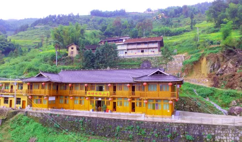Jinxiu Leisure Guesthouse - parking