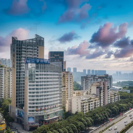 Rezen Select Hotel (Nanning Convention and Exhibition Center Hotel) Отели рядом с достопримечательностью «Гора Цинсю»