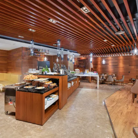 UEASY Hotel (Liuzhou Yaobu Ancient Town The Mixc)