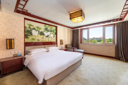Qinhuangdao Arcadia Seaside Holiday Hotel