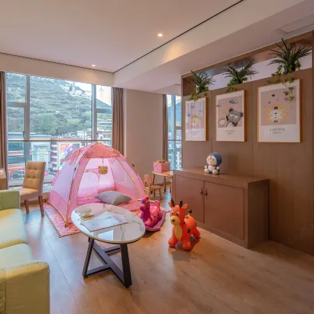 Kangding Love Song Plaza Yoyo City Gesang Flower Hotel