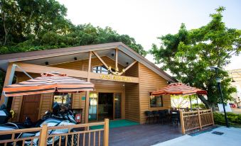 Old Hippie No.68 RV Camp Hotel Xunliao Bay