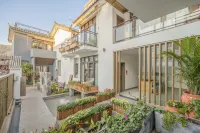Floral Lux Hotel · living in another courtyard (Lijiang ancient city light luxury store) Hotels in Lijiang