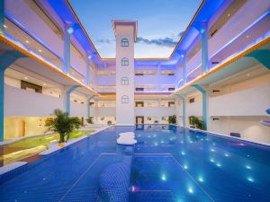 Xishuangbanna Yunzhi Designer Holiday Hotel