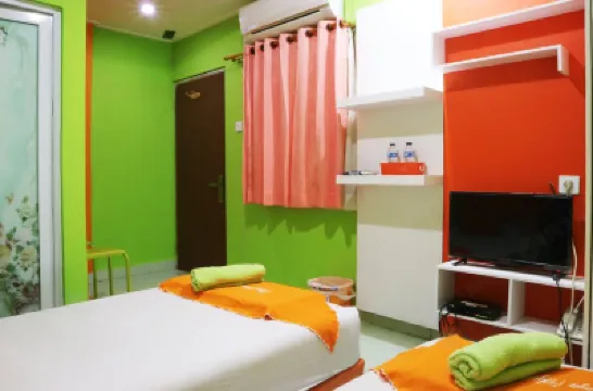 Seungit Syariah Inn Tebet Mitra RedDoorz Hotels near Cawang