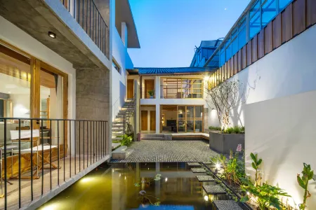 Yuntang Luxury Resort Hotel Dali Отели рядом с достопримечательностью «Puxian Temple»