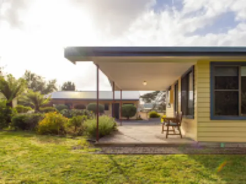 Marsden Court Apartments Hotels in Strahan