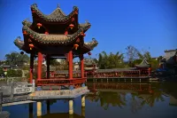 Jin Mai Yuan Hotel Отели рядом с достопримечательностью «Stone Jump Bridge»