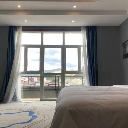 Nangqian Auspicious Hotel
