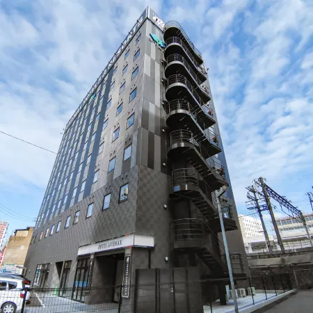 HOTEL LiVEMAX Kokura Ekimae Отели рядом с достопримечательностью «Парк Кацуяма»