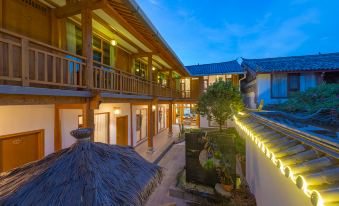 Lijiang Zhiyu light Luxury Inn