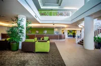 Rydges Esplanade Resort Cairns, an EVT hotel