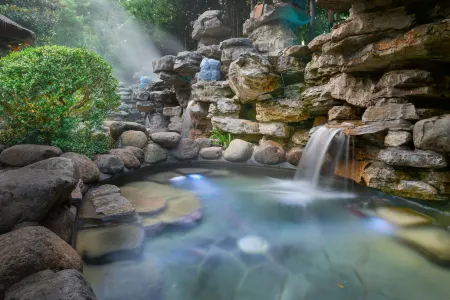 Scholars Shushan Hot Springs Resort Отели рядом с достопримечательностью «Global Institute of Software Technology»