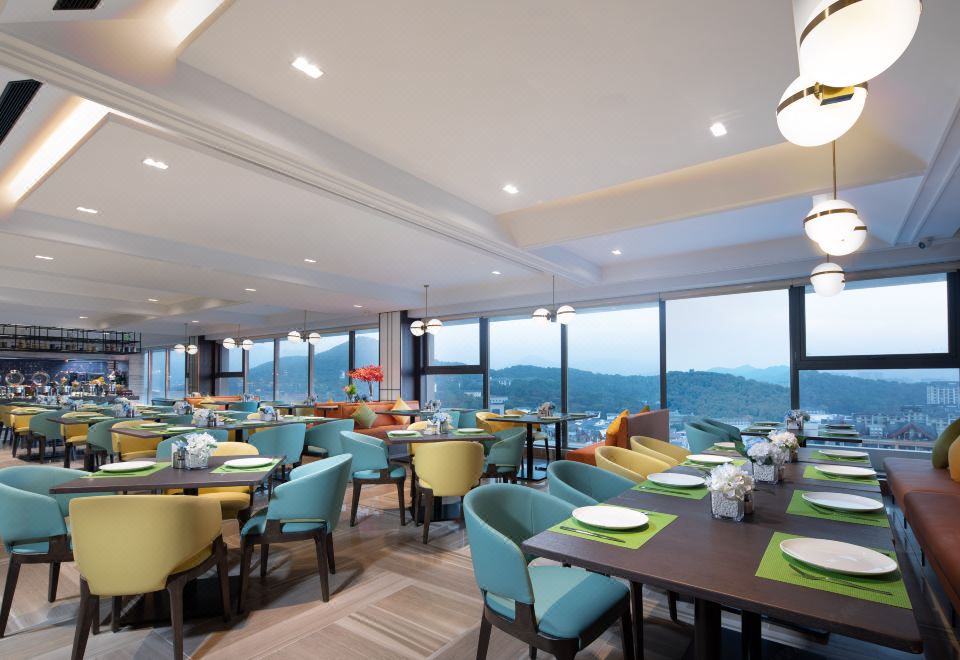 5. 햄튼 바이 힐튼..