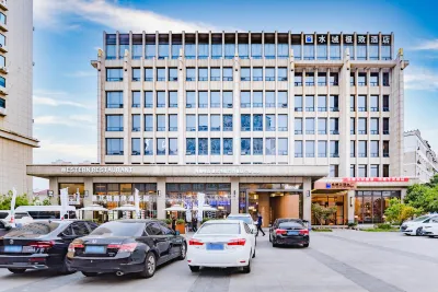 Waters ACME Hotel