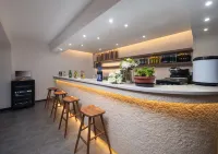 Luogu Lake Luoyin Wonderland Resort Hotel