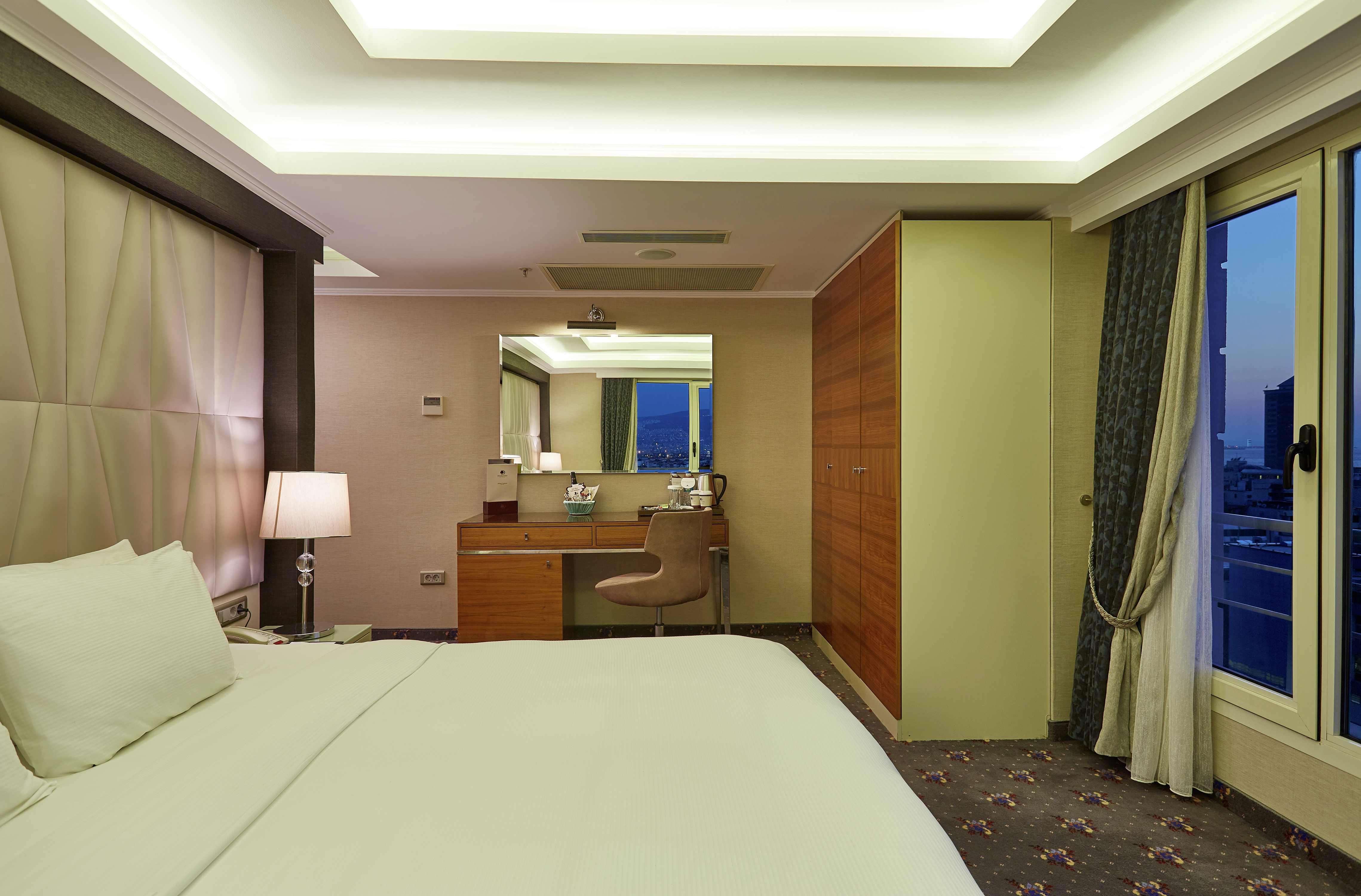 DoubleTree by Hilton Izmir - Alsancak