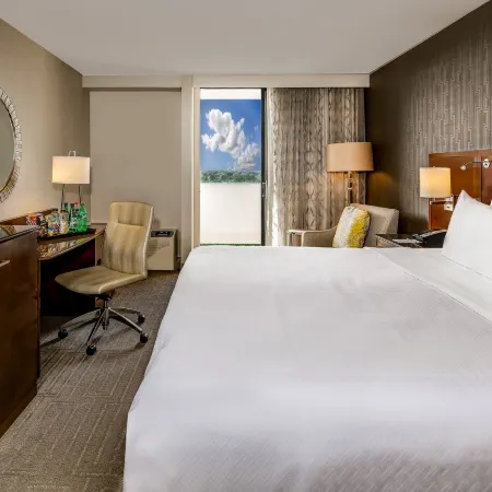 Sonesta Charlotte Lower South End Отели рядом с достопримечательностью «Торговый центр SouthPark»