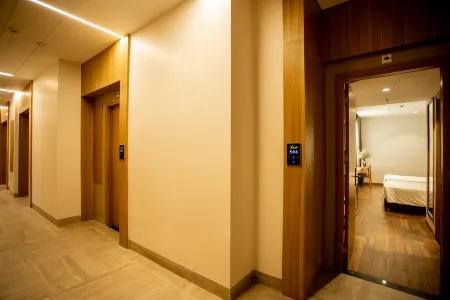 Thanh Mai Hotel Отели рядом с достопримечательностью «BMT Little Garden»