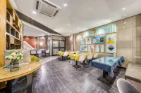 Yinzuo Jiayi Hotel (Dongying Huanghe Road Wanda Plaza)