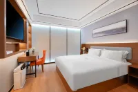 清沐鉑金飯店(南京青奧體育公園體育館龍華路地鐵站店) 南京工業大學(浦口校區)附近的飯店