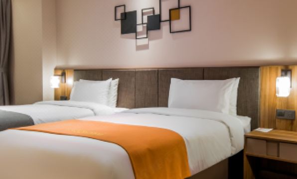 Homeinn Plus Hotel (Guangzhou Yong Qing Fang Changshou Road Subway Station)