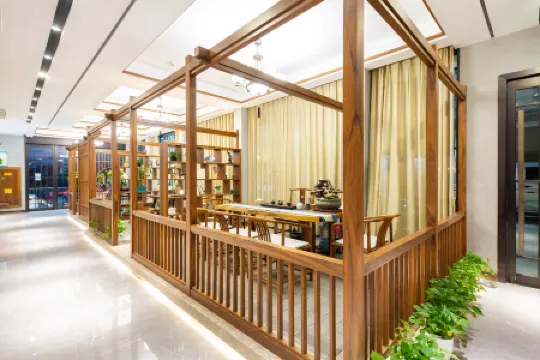 Shiguang Hanshe Hotel (Yiwu Railway Station Airport Branch) Отели рядом с Аэропорт Иу