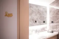Hualu Wisdom Hotel (Jixi Wanda Plaza Branch)