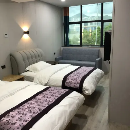 Shangri-La Hotel Отели рядом с достопримечательностью «Qiushou Uprising Xiushui Memorial Hall»