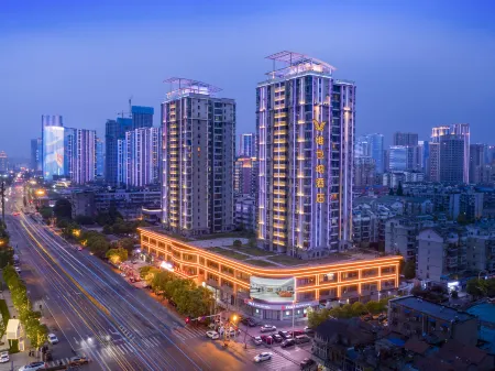 Vienna Hotel (Wuchang Jiangtan Xujiapeng Subway Station, Hubei University) Отели рядом с достопримечательностью «Wuhan University of Technology (Yujiatou Campus)»