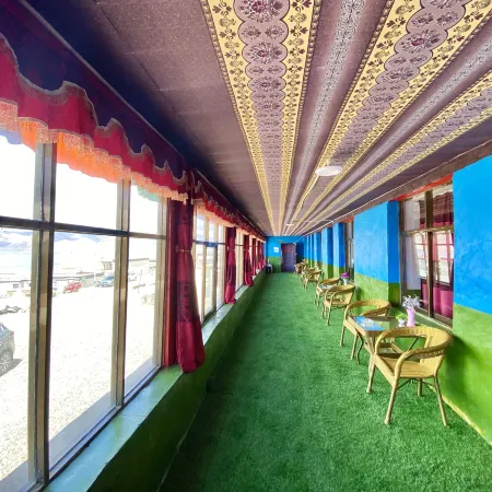 Nyima County Dangre Yongcuo Lake View Hotel