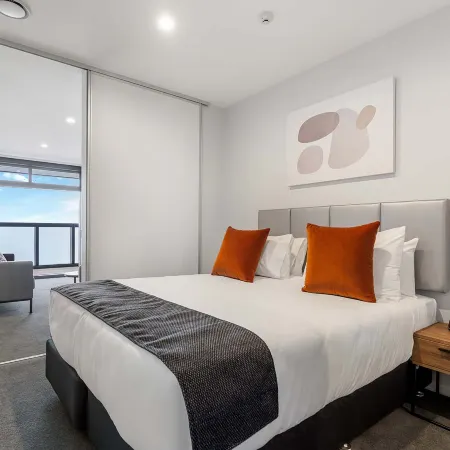 Ramada by Wyndham Newmarket Auckland Отели рядом с достопримечательностью «Выставочный и конференц-центр ASB Showgrounds»