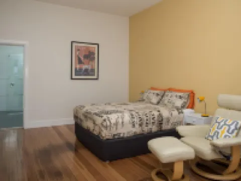 Penguin Waterfront Escape Hoteles en Penguin