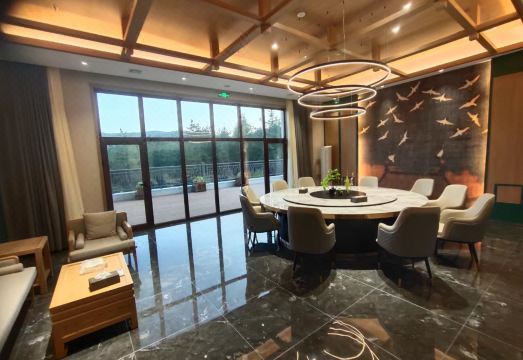 피얀산 온천 호텔