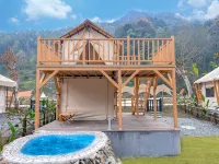 LUCIGOGO Luxi Valley White Deer Private Soup Tent Camp Hotels in Pengzhou