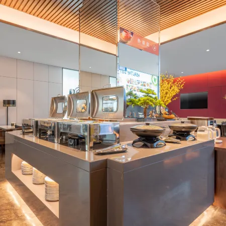 World Hotel (Linyi Pingyi )