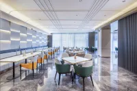 Atour Hotel Golden Eagle Plaza, West Lake Road, Suqian
