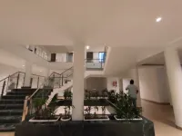 Hotel le Roi Lake View Koti