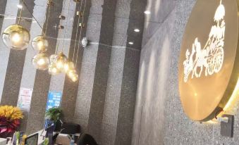 Yanis Golden Horse Hotel